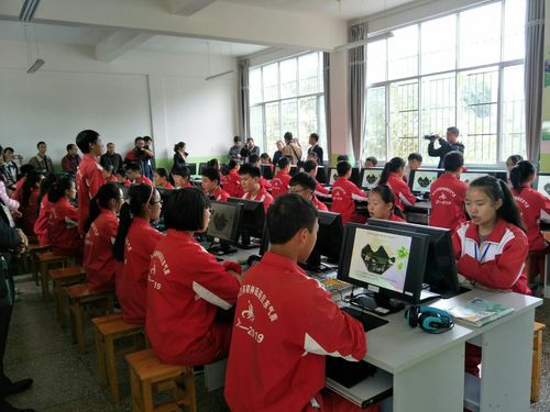 力推教育信息化,圆教育均衡梦,创小中新佳绩